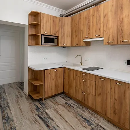 Romari вічева 1 * Lviv