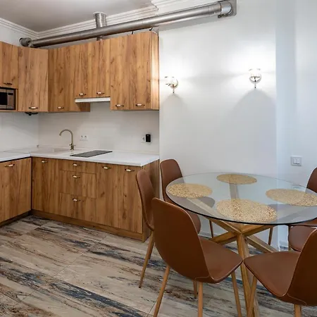 Apartment Romari вічева 1