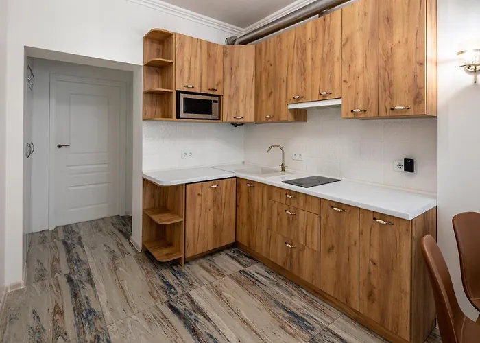 Romari вічева 1 * לבוב