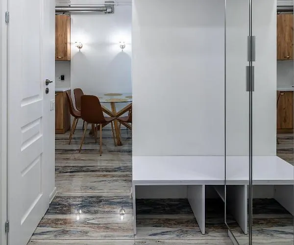 Romari вічева 1 * לבוב